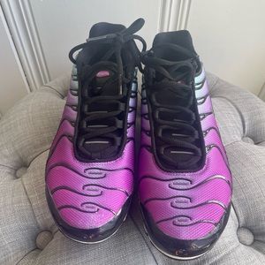 Youth Nike Sneakers Size 5.5Y Purple